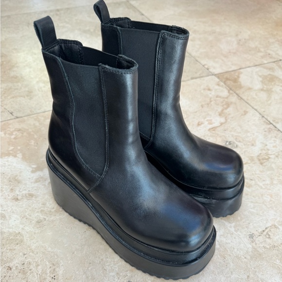 Steve Madden Jesse Black Leather Boots - Picture 6 of 6